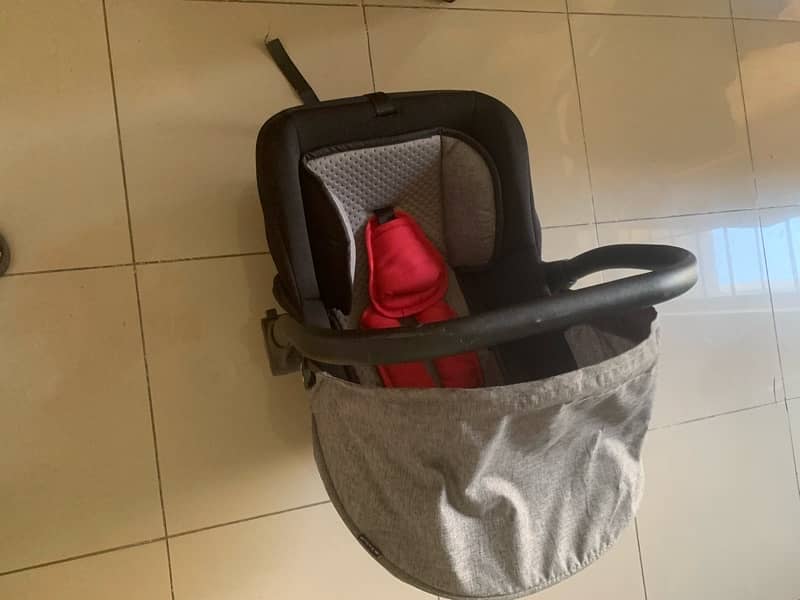 baby carry cot 1