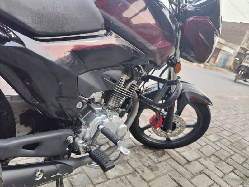 Honda CB125F 5