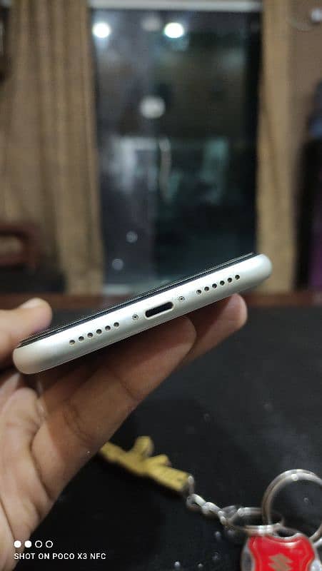 iPhone 11 64GB || 86% health 8