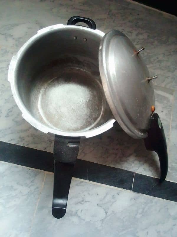 Pressure cooker in good condition 03448260140 3