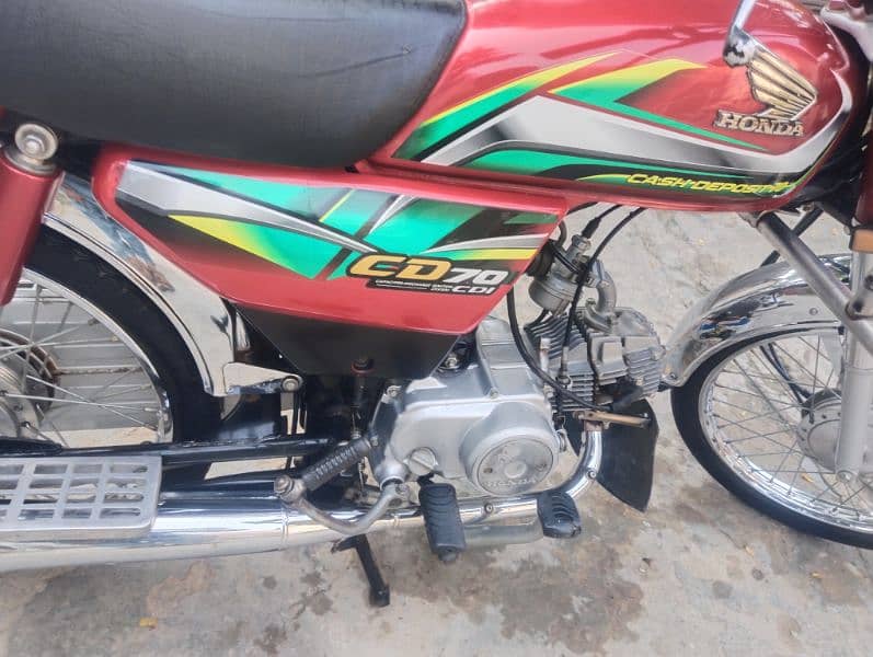 Honda CD motorcycle 3