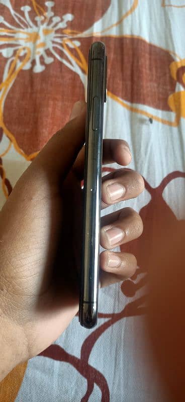 iphone x urgent sale condition 10/9 lush condition 2