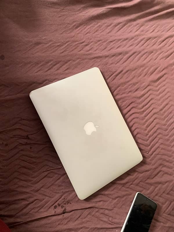 Apple macBook 3