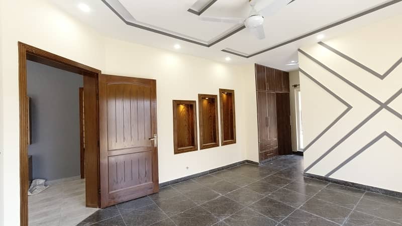 Upper Portion For Rent In G-15 Size 12 Marla Water Gas Electricity All Facilities Near To Markaz Best Location Five Options Available 2