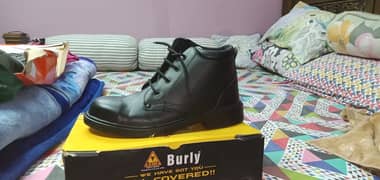 safety shoes 2 pair dono sath deny hy 8000