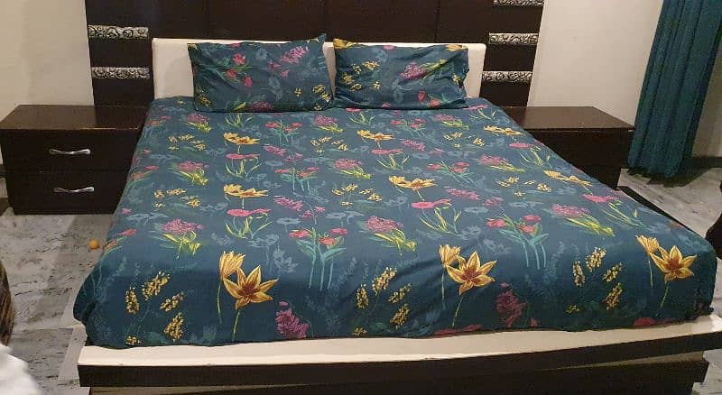 double bed for urgent sale with  side tables 1