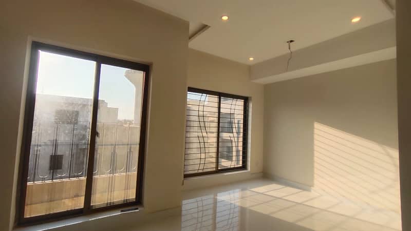 1 BEDROOM APARTMENT IS AVAILABLE FOR RENT IN JASMINE BLOCK BAHRIA TOWN LAHORE 9