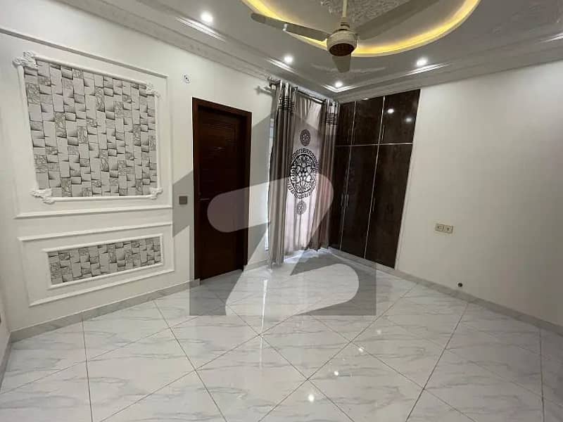 10 MARLA HOUSE IS AVAILABLE FOR SALE IN GHAZNAVI BLOCK BAHRIA TOWN LAHORE 3