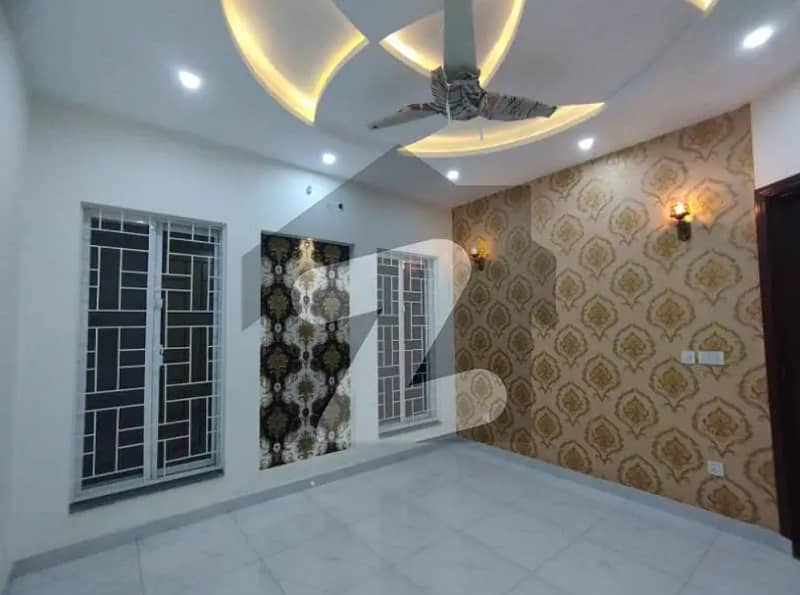 10 MARLA HOUSE IS AVAILABLE FOR SALE IN BAHRIA TOWN TALHA BLOCK 13