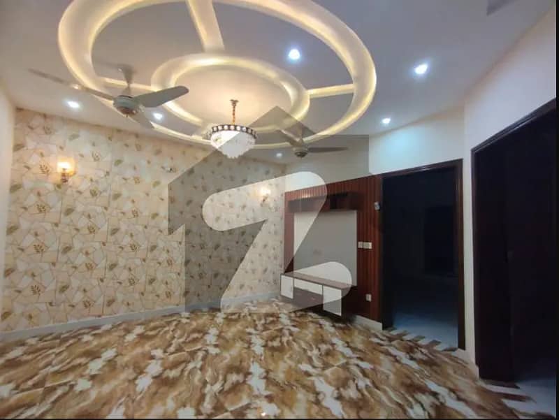 10 MARLA HOUSE IS AVAILABLE FOR SALE IN BAHRIA TOWN TALHA BLOCK 19