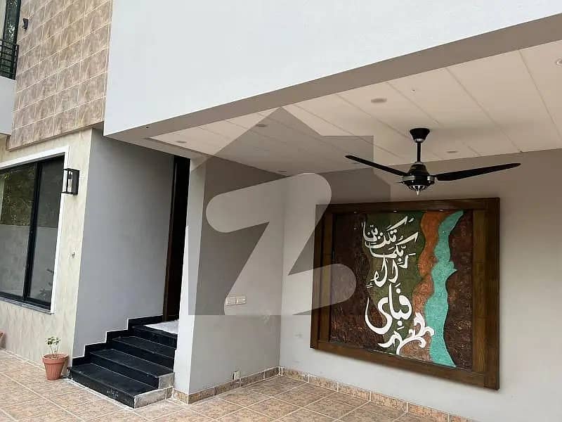 8 MARLA HOUSE IS AVAILABLE FOR SALE IN BAHRIA TWN UMAR BLOCK 2