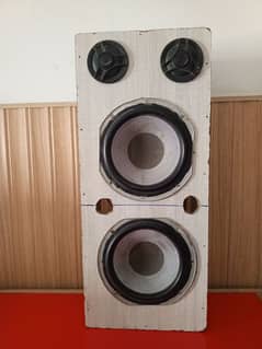 8" 2 speakers with woofers 0