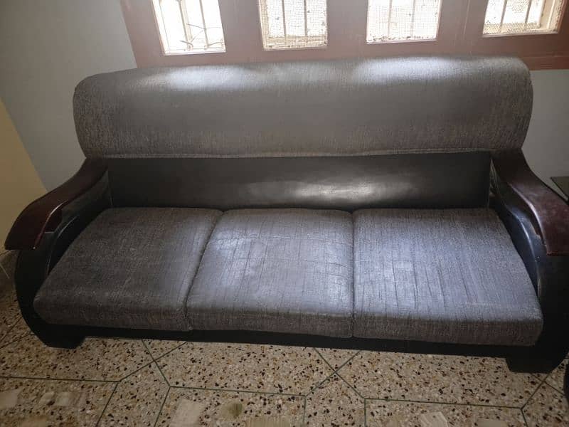 5 seater set of sofa in good condition 0