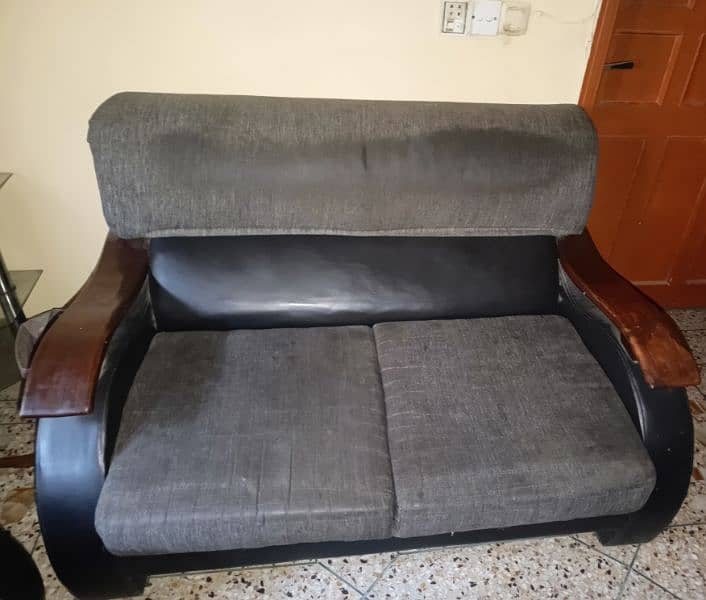 5 seater set of sofa in good condition 2