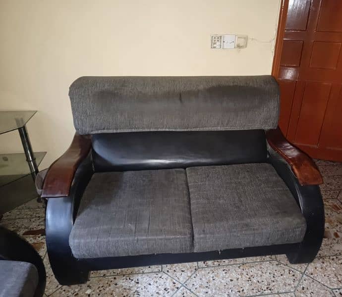 5 seater set of sofa in good condition 3