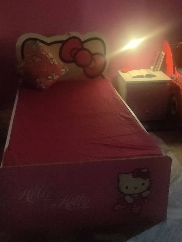 baby girl bed with side table 2