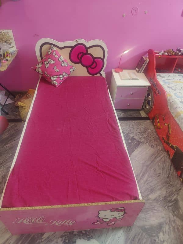 baby girl bed with side table 4