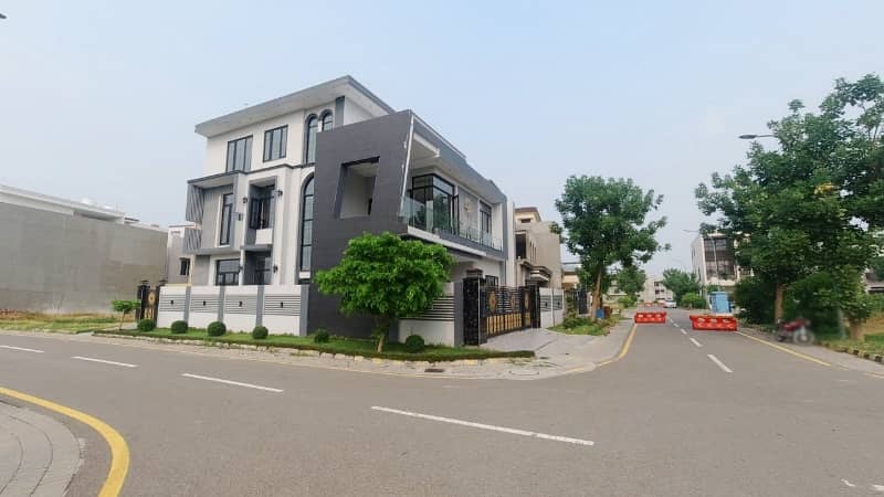 10 Marla On Ground Plot For Sale - In Etihad Town Phase 1 4