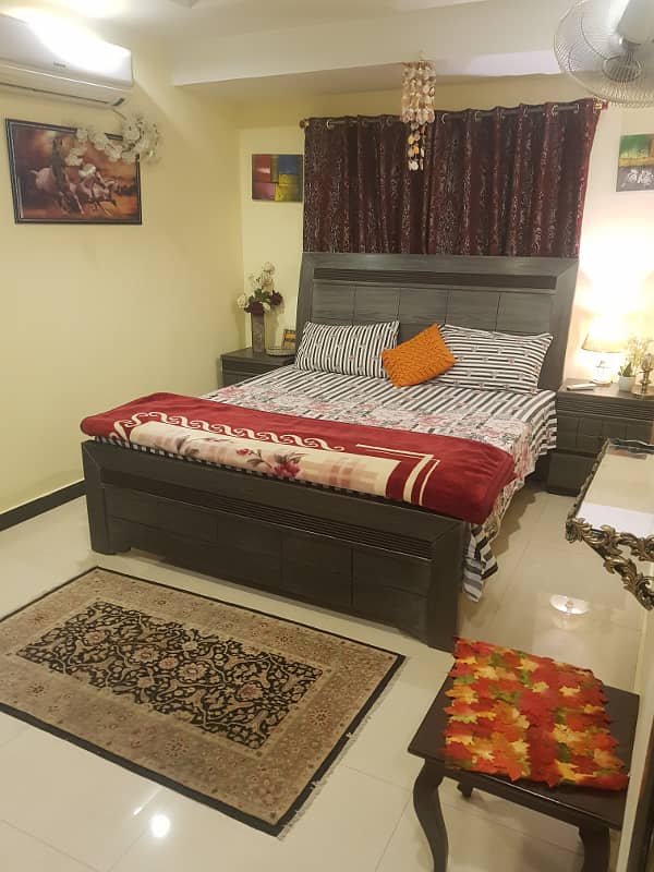 Par Day short time Two BeD Room apartment Available for rent in Bahria town phase 4 and 6 empire Heights 2 Family apartment 3