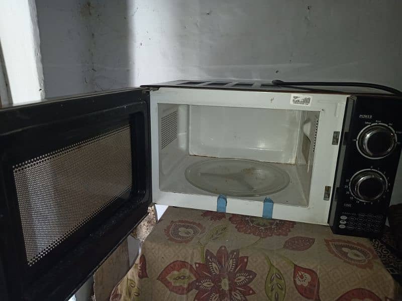 Dawlance oven condition 9/10 used full Chalo ha 2