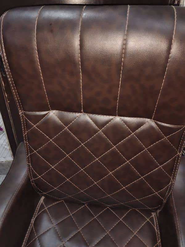 Executive Chair 2