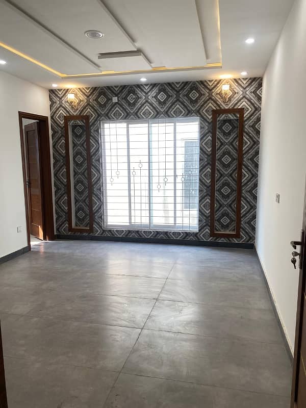 10 Marla Brand new house for rent in Architect society Near ucp university for Family 17