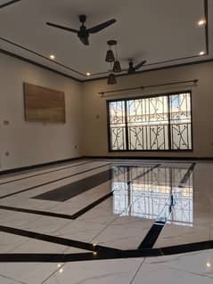 Extremely Beautiful Upper Portion For Rent ,Walking From Zoo. Also . Main Gate Separate