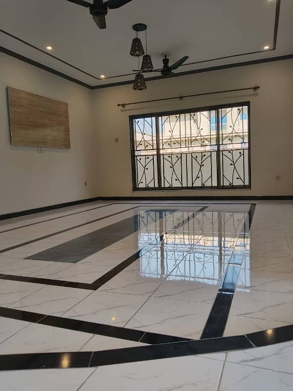 Extremely Beautiful Upper Portion For Rent ,Walking From Zoo. Also . Main Gate Separate 2