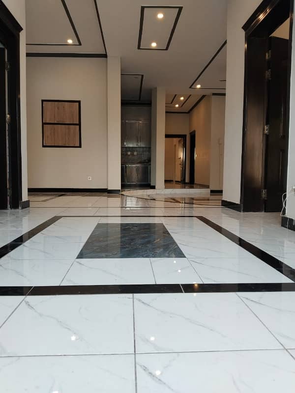 Extremely Beautiful Upper Portion For Rent ,Walking From Zoo. Also . Main Gate Separate 10