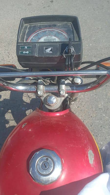 original Tanki tape sath Lage hoe ha bike ma koi Kam nie ha 3