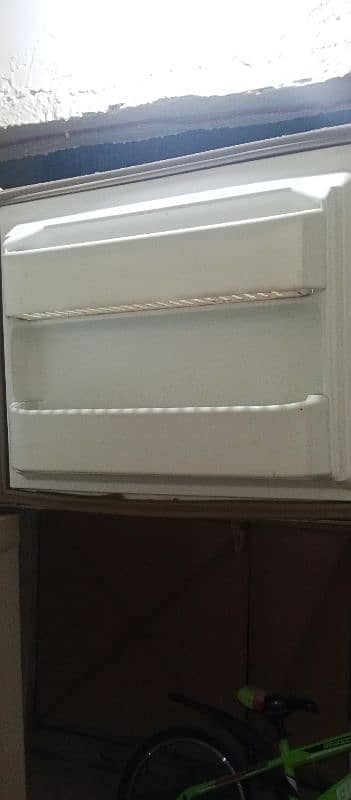 Dawlance refrigerator used condition very good 5