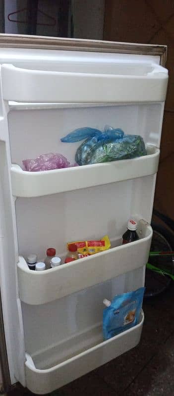 Dawlance refrigerator used condition very good 8