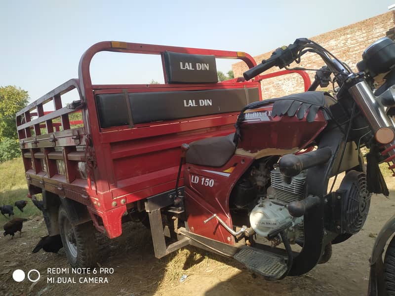 Laldin louder riksha best condition 5