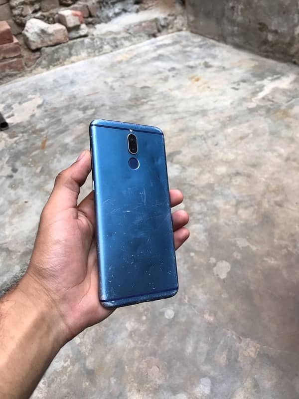 Huawei mate 10 lite. 6