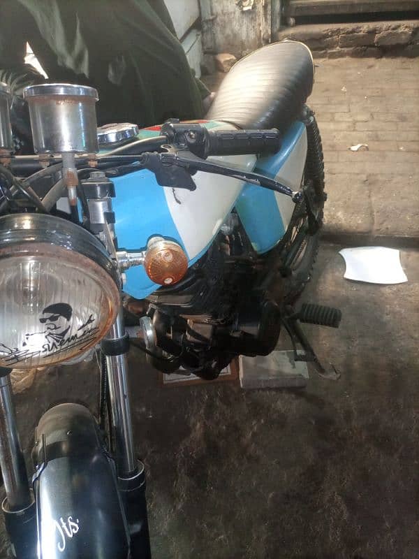 honda 125 cafe raser 1