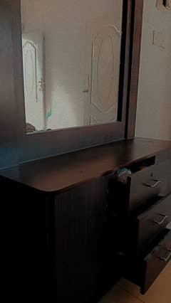 dressing table 0