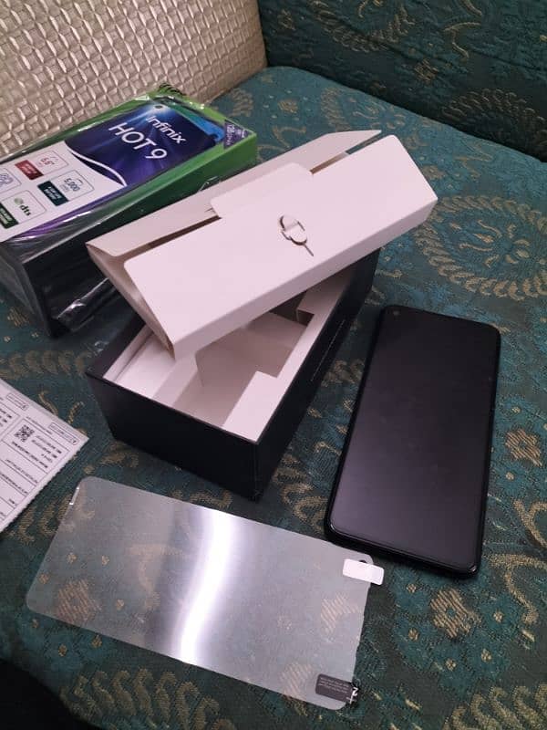 infinix hot 9 4/128gb pta approve with box, & iphone 13 non pta 256gb 2