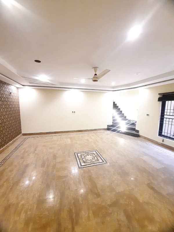 Kanal 7 Bed House With Full Basement Available For Rent In Dha Phase 5 0