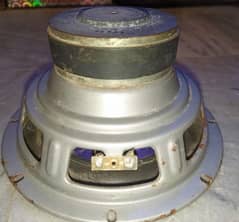 8 inch Subwoofer used mein hai  Dabal coil mein hai  Price 4000 0300-