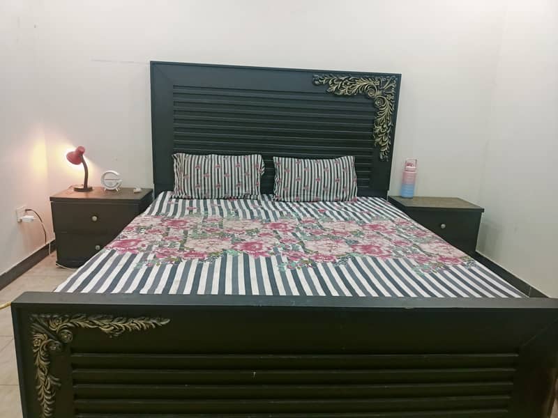 Double bed with dressing and side tables 2