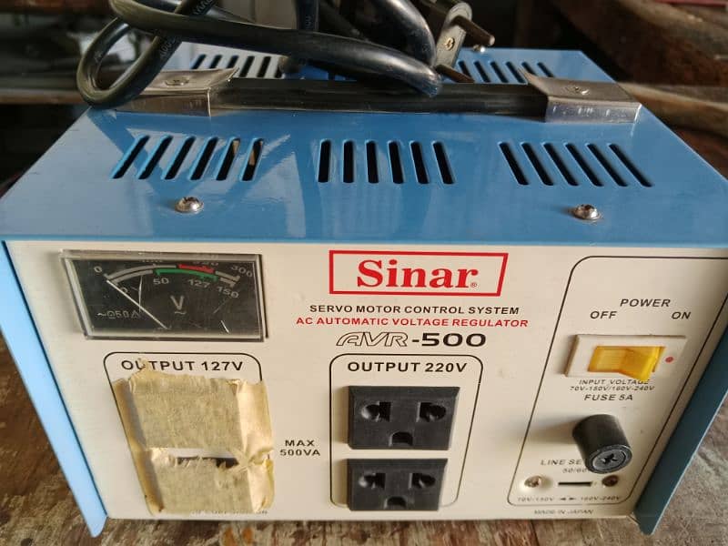 AC AUTOMATIC VOLTAGE REGULATOR STABILIZER.  AVR 500 ,MADE IN JAPAN. 0