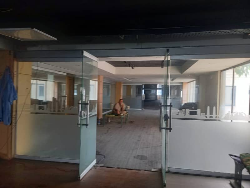 Prime Location Commercial 22150 Sq. Ft Office In Main Boulevard Gulberg 4