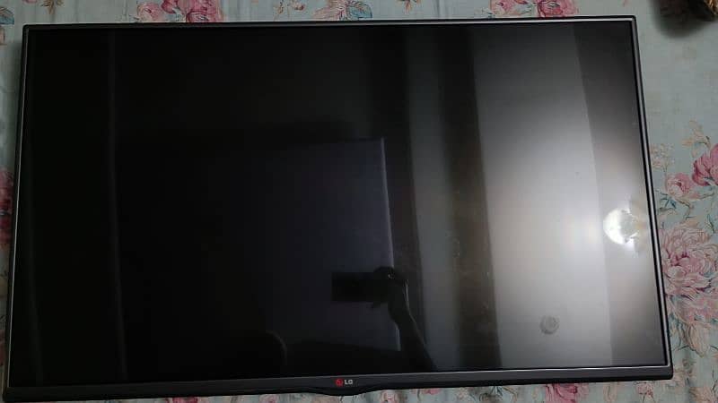 LG 42 inch Full HD LED TV in Best Condition 2