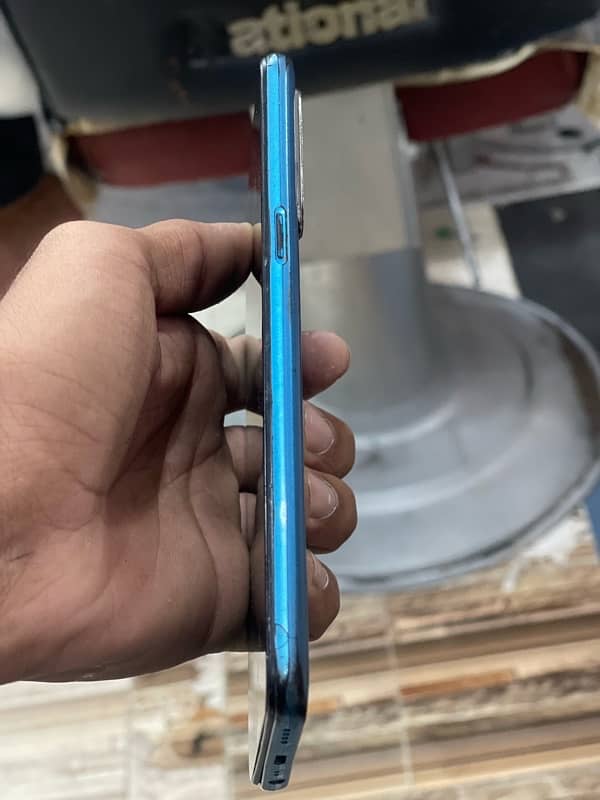 realme 5i 4/64 2