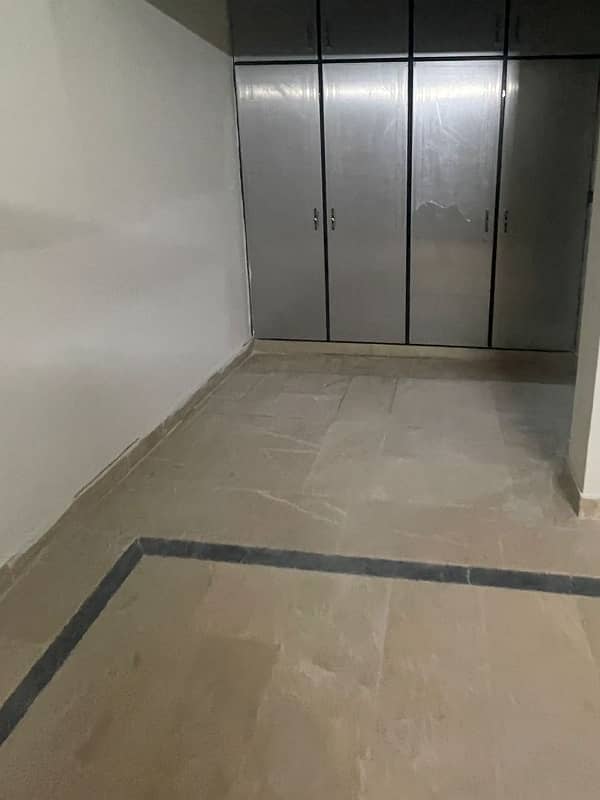 1 kanal basement available for rent in G-13 4