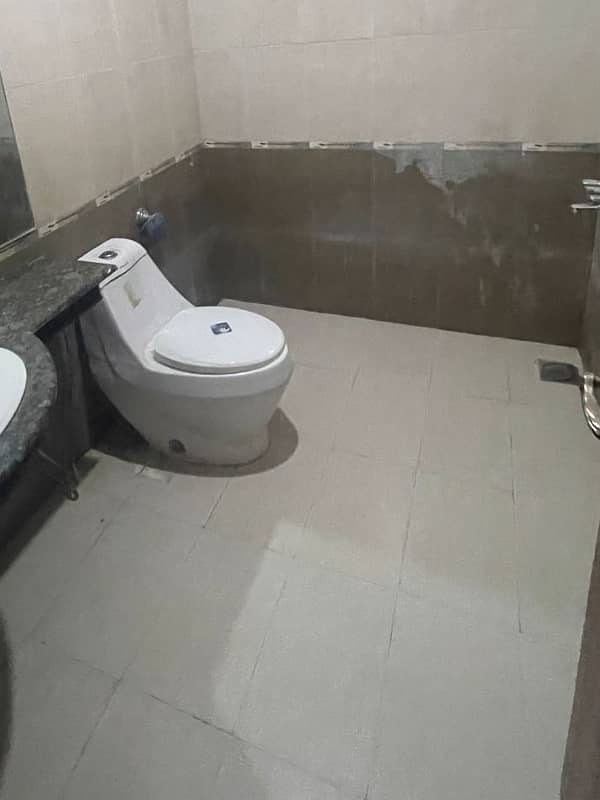 1 kanal basement available for rent in G-13 5