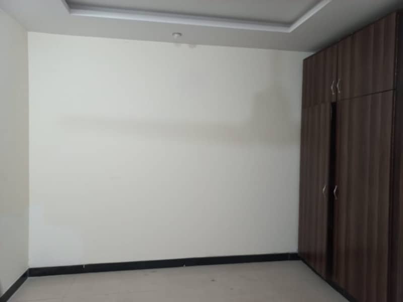 Two Bed Corner Flat For Sale 8