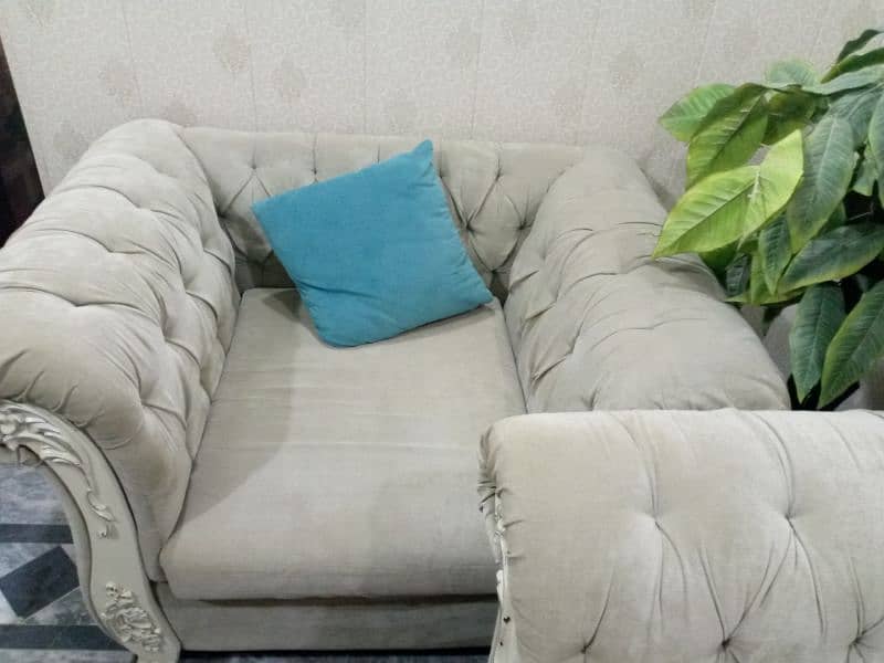 5 seater sofa set space issue urgent sale 4