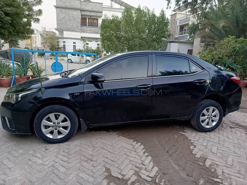 Toyota Corolla Altis Grande CVT-i 1.8 Model 2015 1