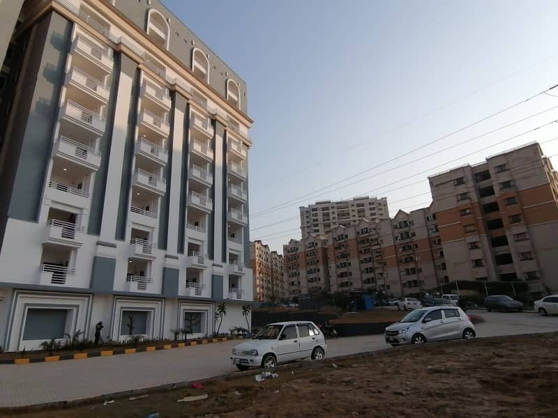 Flat Of 1500 Square Feet Is Available For Sale In Al-Ghurair Giga - Block 9, Islamabad 5